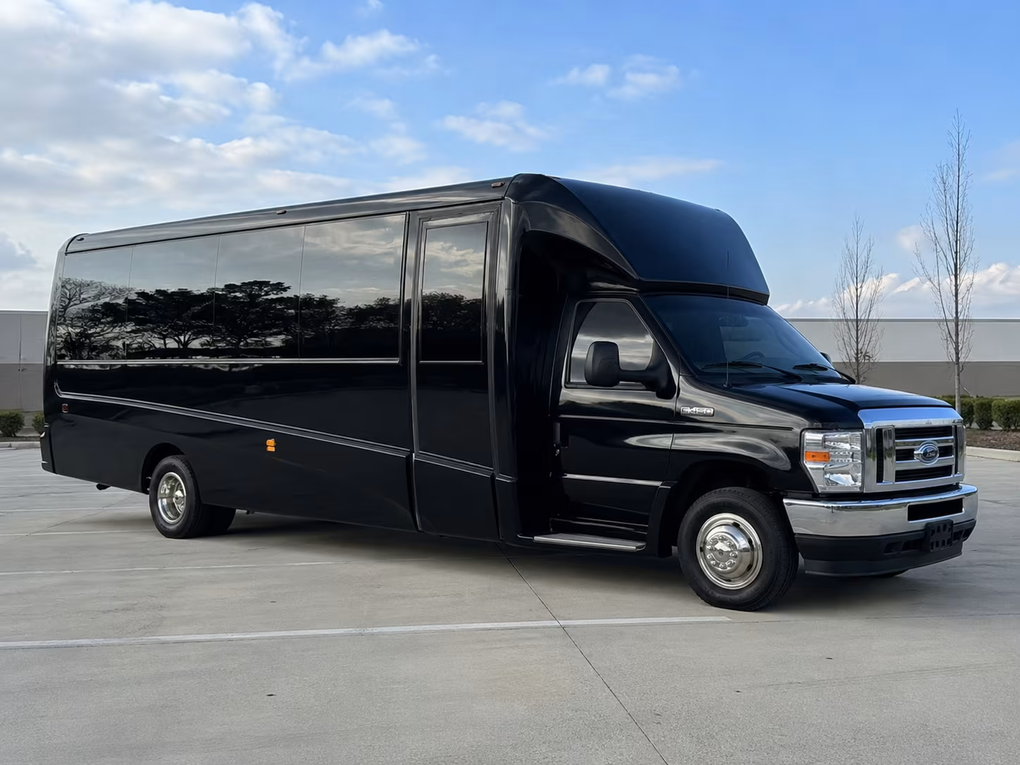 airport transfers between dtw warren michigan and troy michigan