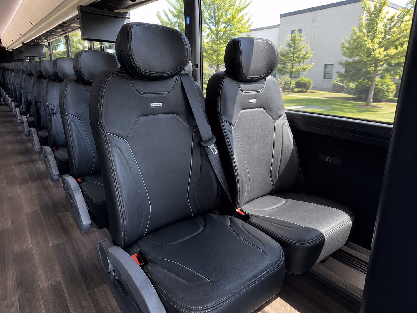 dtw airport shuttles for out of town wedding guests
