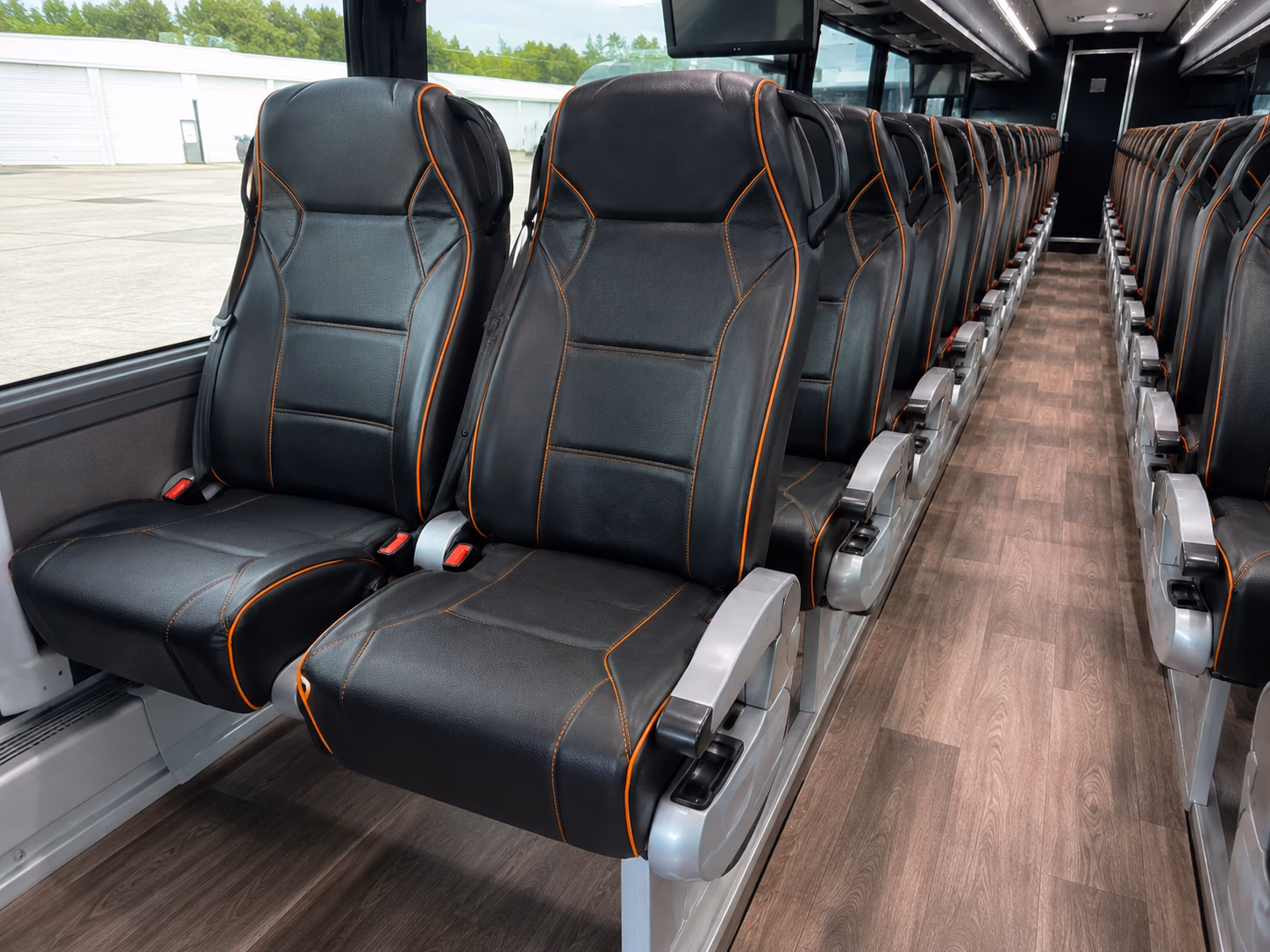 private charter buses for layovers in sterling heights